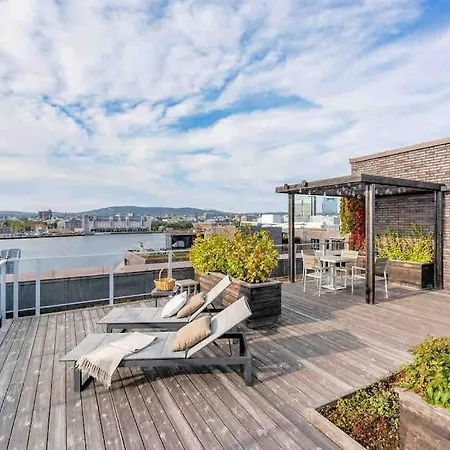 Luxury 3-bedroom Flat With Seaview In * أوسلو
