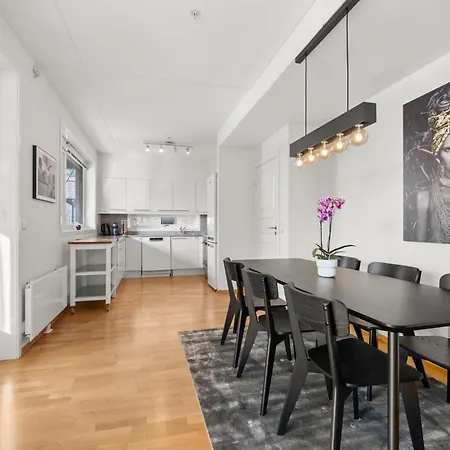 Luxury 3-bedroom Flat With Seaview In * Oslo