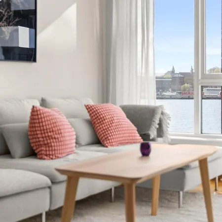 Luxury 3-bedroom Flat With Seaview In شقة *