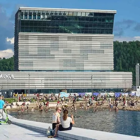 Luxury 3-bedroom Flat With Seaview In