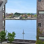 Luxury 3-bedroom Flat With Seaview In Apartman