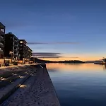 Luxury 3-bedroom Flat With Seaview In Oslo