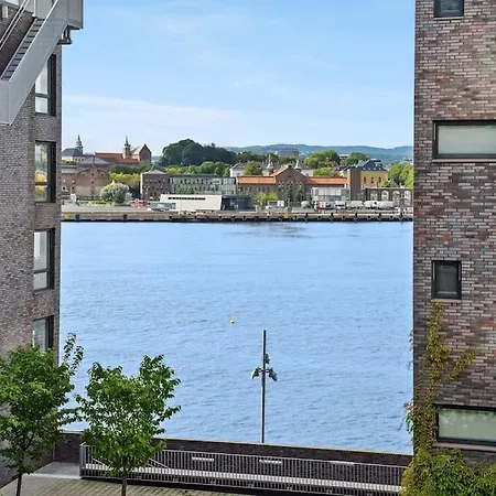 Luxury 3-bedroom Flat With Seaview In Apartament
