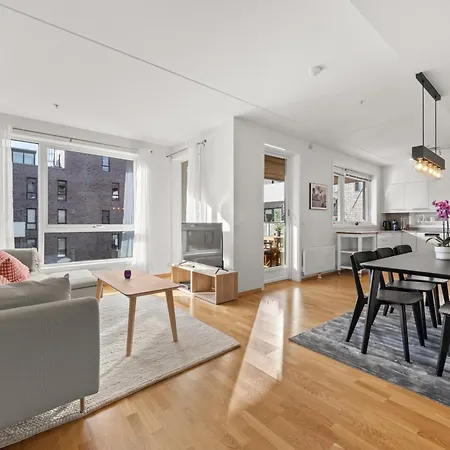 Luxury 3-bedroom Flat With Seaview In * Oslo